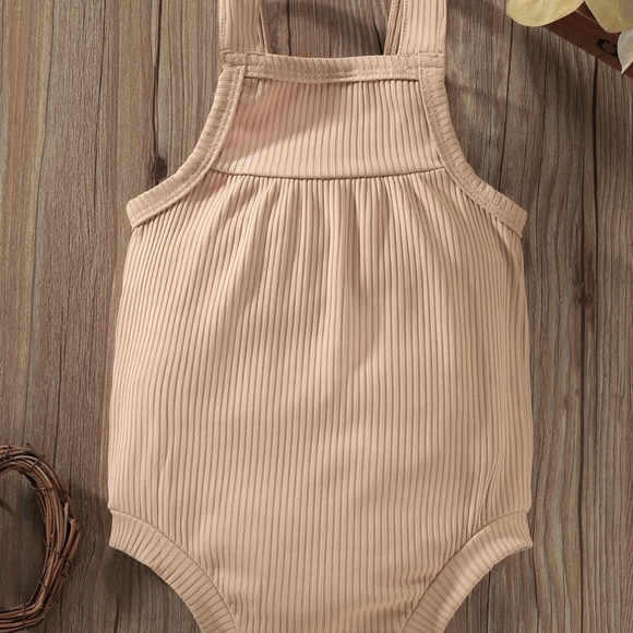 Stretchy Ribbed Romper 3-6 months - Picture 2 of 4